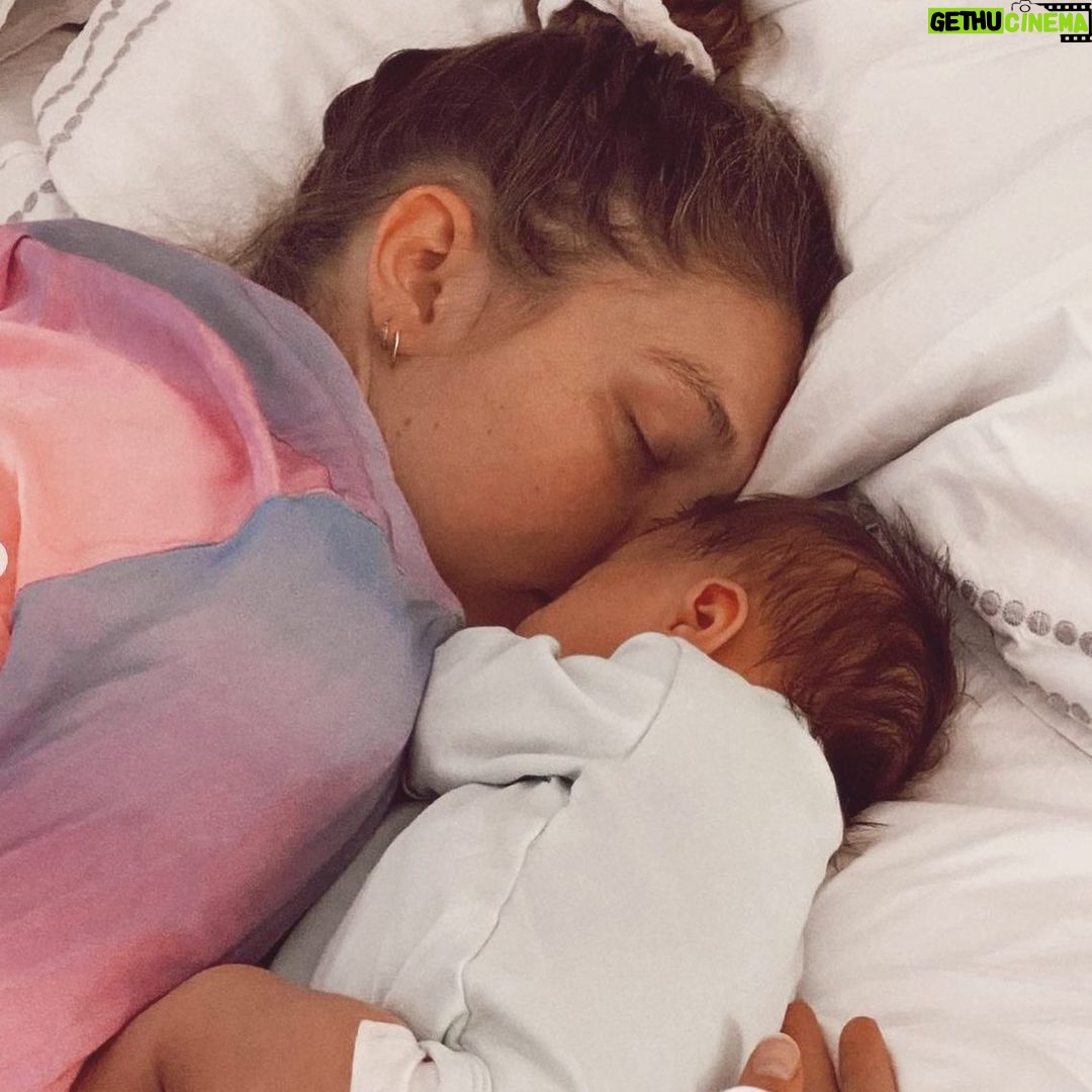 Gigi Hadid - 3.5 Million Likes - Have been celebrating our THREE YR OLD this week 🌞🌈⚡️🌻 & just so honored to get to be her mama, to get to see life through her !!!! Happy Birthday to my sweetest, smartest, spunkiest bestie !!!!!!!! 💓 DREAM KID / love of my life🦄🦄🦄