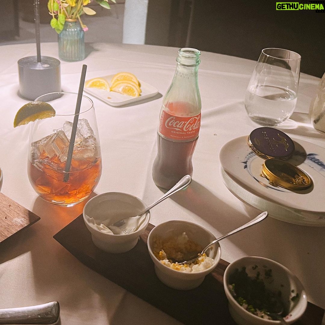 Gigi Hadid Instagram - so many of the best summer moments were accompanied by my favorite people, favorite food, and a @Cocacola 🌮❣️🗺️🤿🍔#RecipeforMagic #CokePartner