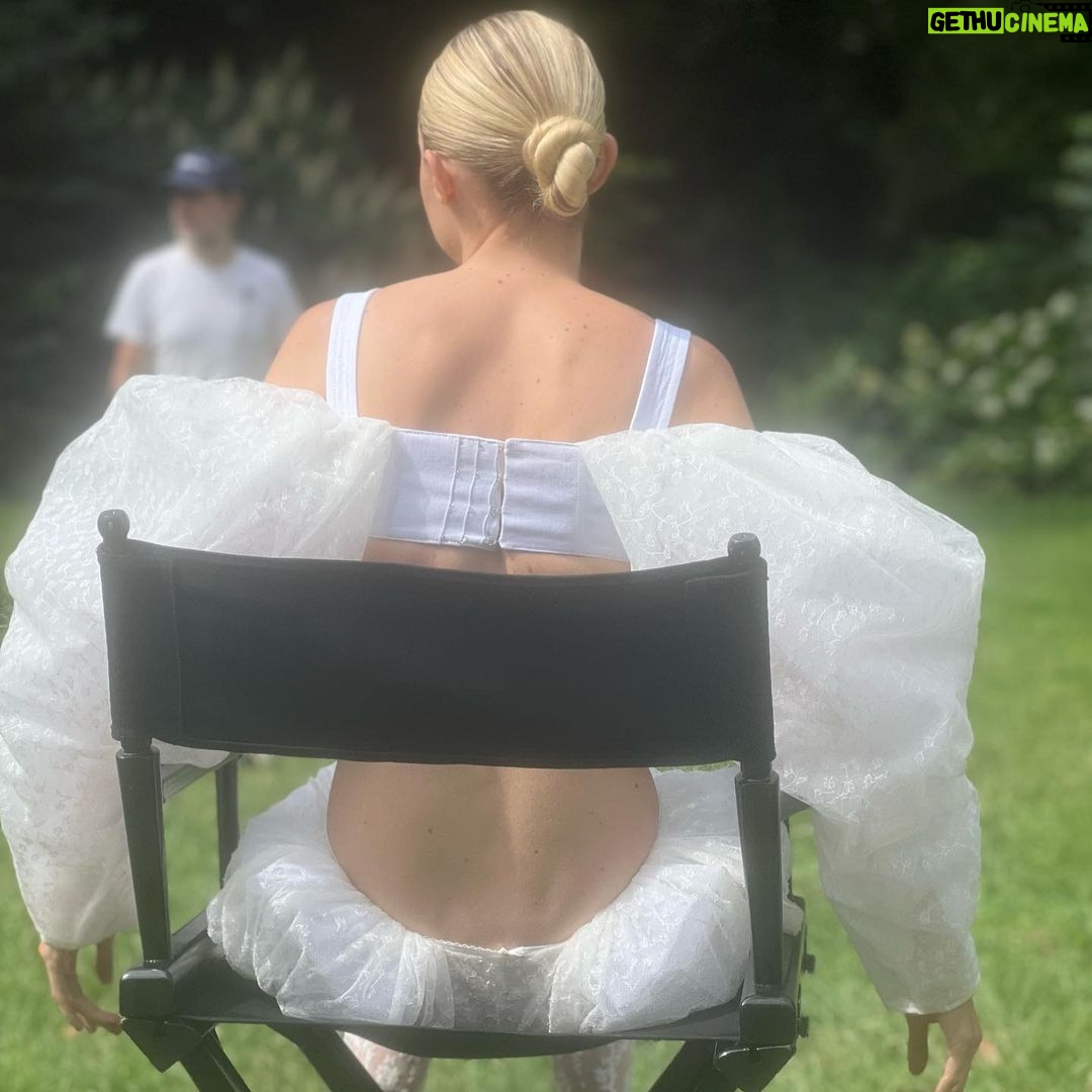 Gigi Hadid Instagram - *making of* le chouchou @jacquemus — such a fun day ❣️🎪