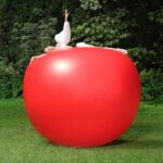 Gigi Hadid Instagram – LE CHOUCHOU @jacquemus by johnny dufort 🍒🐑🫧 merci ma chérie @simon_porte_jacquemus