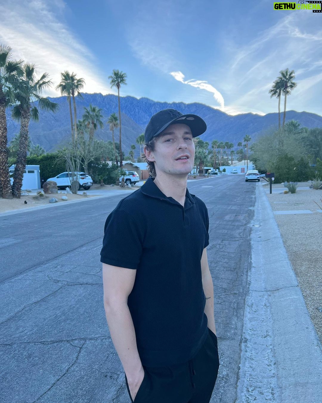 Giles Matthey Instagram - Holiest of backgrounds 🪐🌙⭐️💫 Palm Springs, California