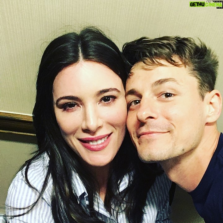 Giles Matthey Instagram - Back stage with @msjaimemurray @starfuryevents #onceuponatime Gideon’s grandma!