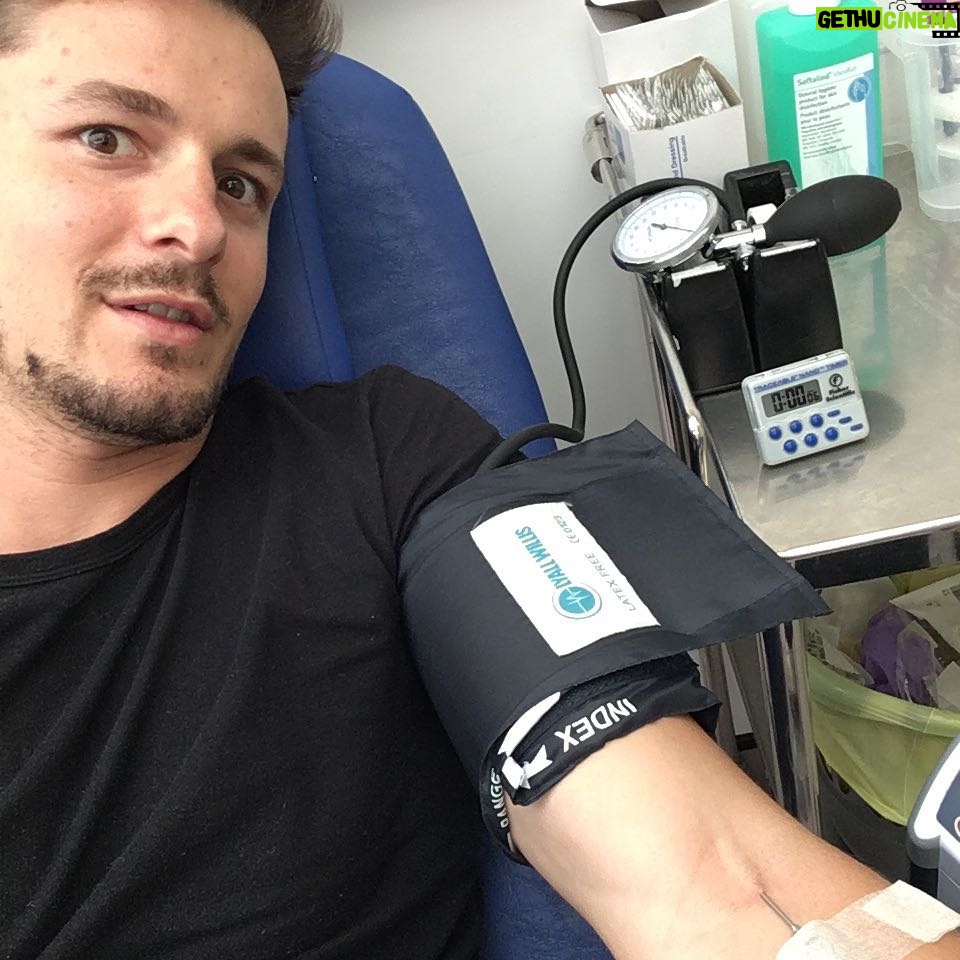 Giles Matthey Instagram - Give blood yo!!! @givebloodnhs !!!!💪🏼💉