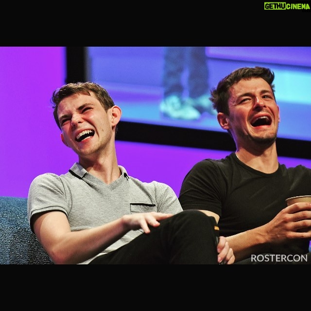 Giles Matthey Instagram - @peopleconvention @onceabcofficial had a great time with you guys and thanks for the laughs @robbiekay71 and @michaelraymondjames 😂😂😂