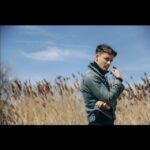 Giles Matthey Instagram - @george_elder is one talented moe foe! Thank you once again George. 📸📸📸📸📸 (When in the middle of a field Gideon likes to pause and reflect) @dnamodels @nextmodelslondon @onceabcofficial