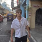 Giles Matthey Instagram – Hi I’m travel man #travel #man Thailand