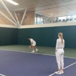 Giles Matthey Instagram - Character training 🎾 🎥 📺 🤫 thanks to @harriet_dart legend Wimbledon