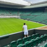 Giles Matthey Instagram - Character training 🎾 🎥 📺 🤫 thanks to @harriet_dart legend Wimbledon