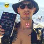Giles Matthey Instagram – A good book and a good beach #merrynewyear