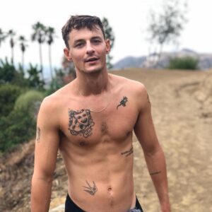 Giles Matthey Instagram - “When in Rome..... do as the romans do..... tense and be all vain for instagram” that’s the quote right? Thirsty work atop a mountain! #vanessacarlton1000milesplayinginthebackground