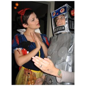 Ginnifer Goodwin Instagram - Untitled Gosh Game

Happy #Halloween, y’all.

P.S. Dear #Oncers, photograph 4 is from 2009: two thousand NINE.