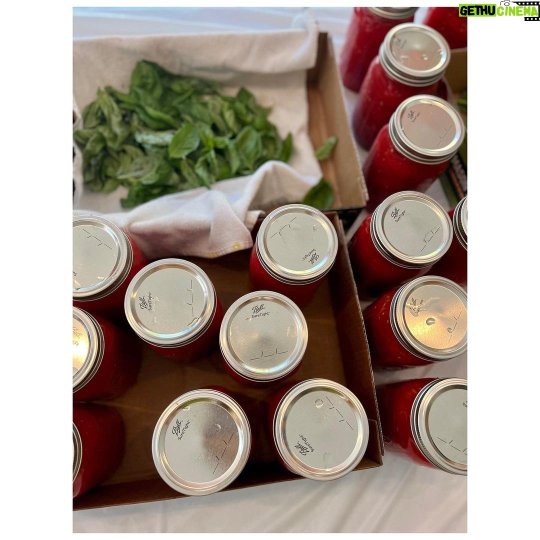 Ginnifer Goodwin Instagram - Best. Party. Ever. #canning