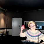 Ginnifer Goodwin Instagram - #bts ADR for @pivotingfox + #tbt #whywomenkill @paramountplus + #monalisasmile