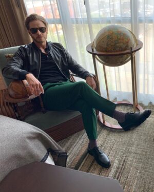 Ginnifer Goodwin Instagram - #aboutlastnight for @hbomax w/ my bedfellow @joshdallas