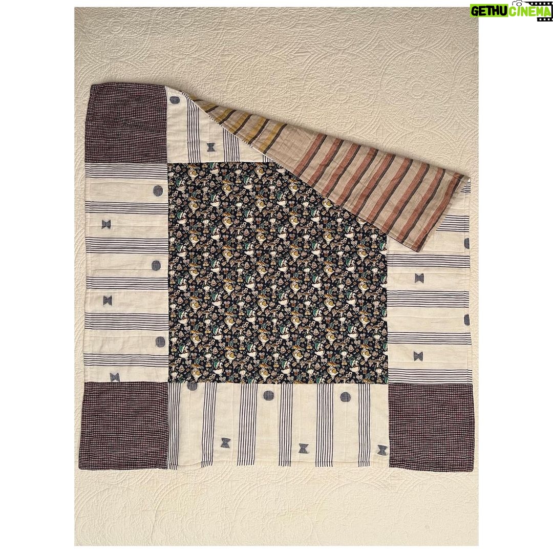 Ginnifer Goodwin Instagram - I made another thing with the #sewing machine! I took a lap #quilt class and it kicked my lap. O.M.G., how do people manage this by hand?! Machine #quilting tips are welcome, because I did love it. Did you know that the first recorded use of “O.M.G.” was in a 1917 letter to Winston Churchill?! 😳