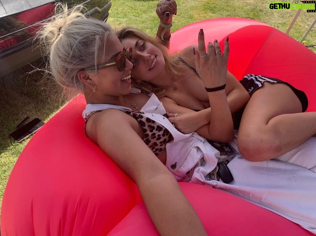 Giorgia Whigham Instagram - Happy birthday happy birthday to my girl MG I love you so much forever and ever dewd ❤️💃👩‍❤️‍💋‍👩 Coachella