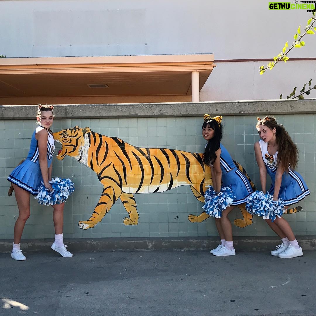 Giorgia Whigham Instagram - Aww yeaa Sierra Burgess is a Loser coming to ur Netflix September 7th y’all