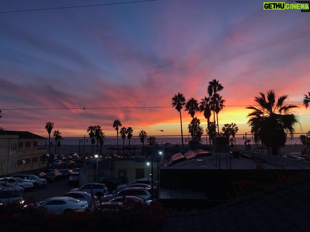 Giorgia Whigham Instagram - Thas a nice lookin sky there