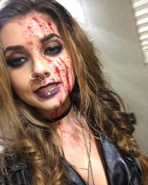 Giorgia Whigham Instagram - I hope y’all are enjoying scream ! 💉🚬🔪😱