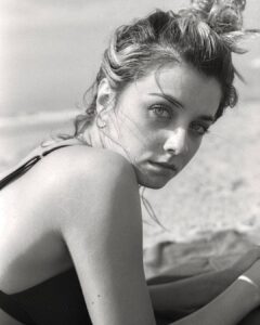 Giorgia Whigham Instagram - Old pic from a beachy day 📸 @faux_reste