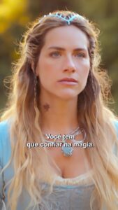 Giovanna Ewbank Instagram - Gente!!!! A Magia De Aruna estreou há DOIS dias e já está em segundo lugar entre as mais vistas do @disneyplusbr 🗣️AAAAAAAAAAAAAAAA! 🗣️ Tô muito felizzzzzzzzz! Que delicia saber que vcs estão gostando da série, da minha bruxinha atrapalhada Juno, da história, dos personagens. Que maravilha receber o feedback de vcs, ver as crianças ae divertindo. Aqui em casa a série já é top1 e pra gente chegar lá em toda a plataforma eu preciso fazer um convite a vocês que ainda não assistiram: Aproveita o fim de semana e maratonaaaaaaa! Depois venham aqui e me contem tudo o que acharam, tá? 🧙🏼‍♀️🧙🏾‍♀️🧙✨ #AMagiaDeAruna #PorAruna #DisneyPlusBr