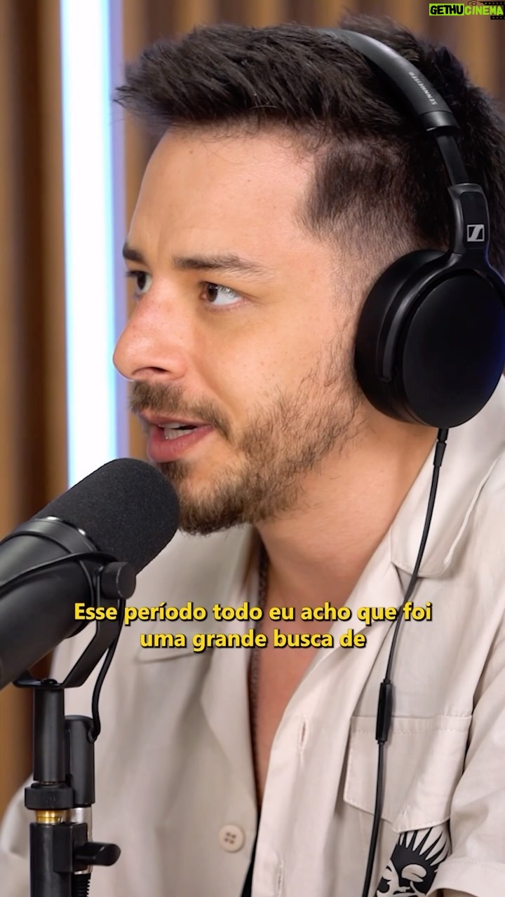 Giovanna Ewbank Instagram - Genteee! Q coisa linda que tá esse QPP! Aproveita o final de semana pra assistir essa entrevista linda, sensível e muito sincera do QUEM PODE POD com @junior_oficial ❤️✨✨✨ Aliás, será que você sabe QUEM é esse JÚNIOR??? Clica no link da BIO! 😉
