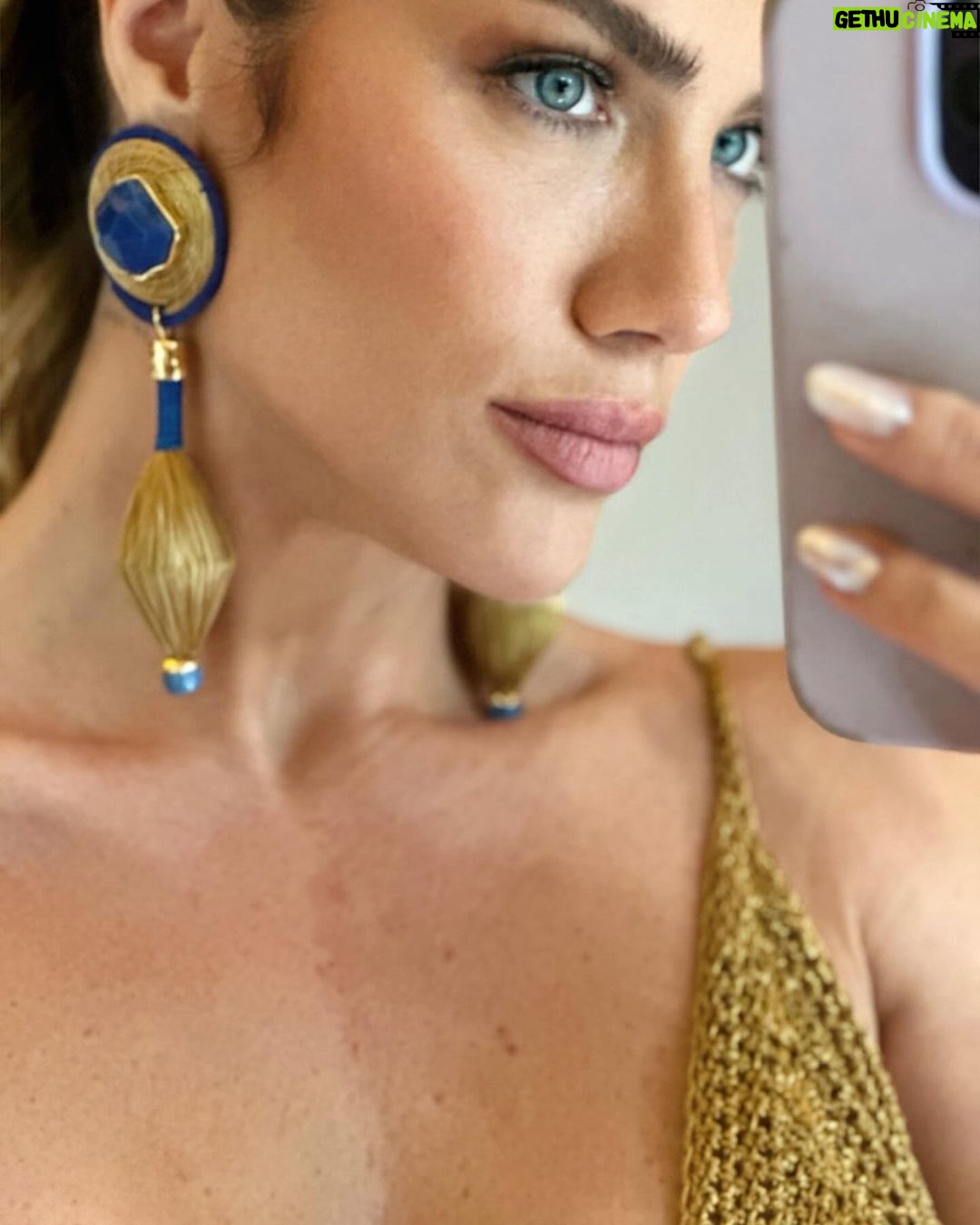 Giovanna Ewbank Instagram - De ontem, golden girl ✨