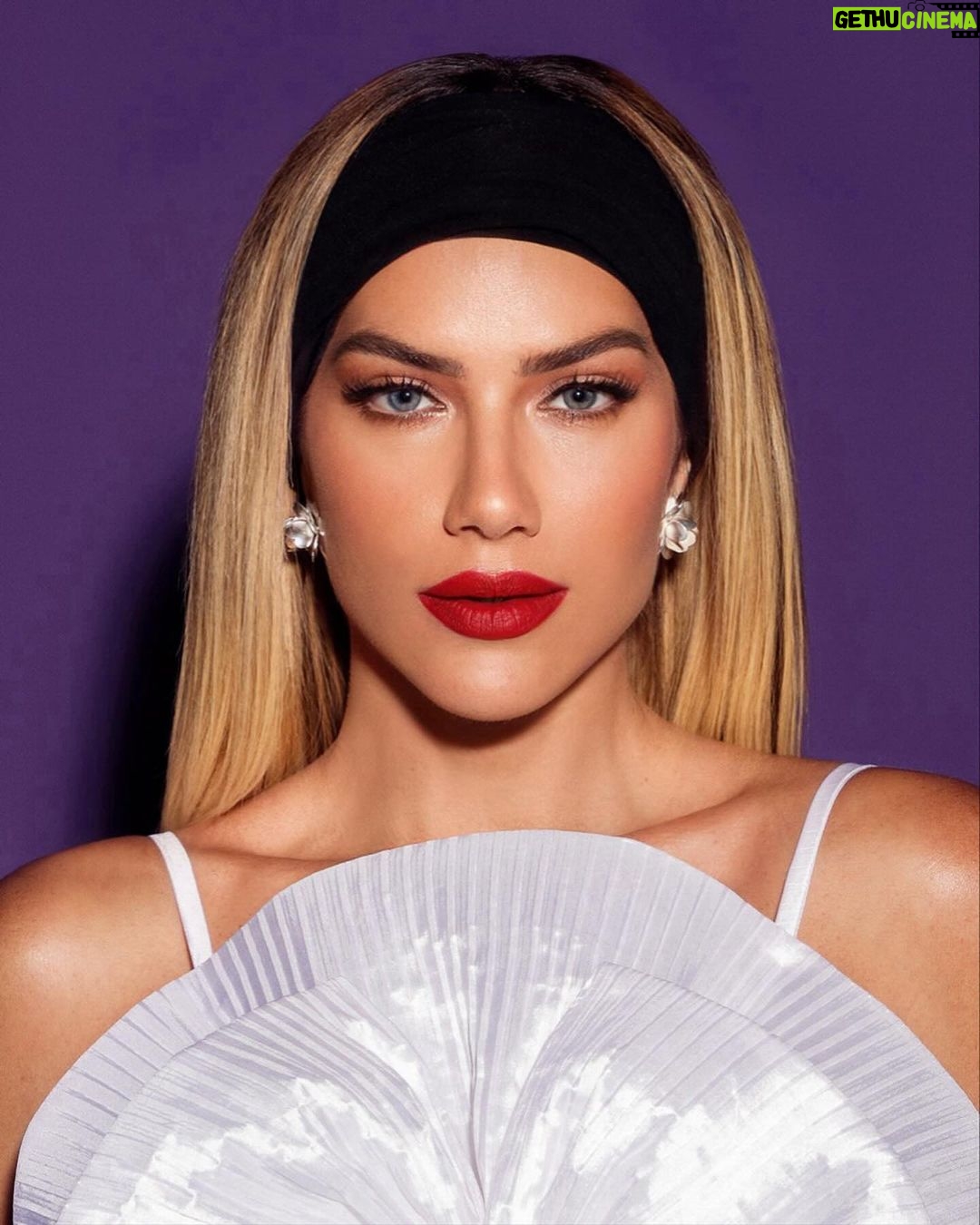 Giovanna Ewbank Instagram - QUEM PODE POD 😈 Look @courreges @farfetchbrasil @le.cucchi Beleza @cleidearaujo Styling @deborahewbank8888 Foto @alexsantanaphotographer