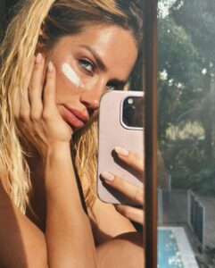 Giovanna Ewbank Instagram - Hot Saturdayyyy 🔥
