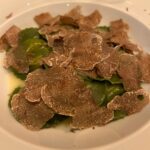 Giulia Mizzoni Instagram - Amo il tartufo e non ero mai stata ad #alba… gli odori, i sapori, i colori di questa terra mi hanno incantata. La passione per il buon cibo, la dedizione al lavoro di @cascinadellerose e i loro vini squisiti. La condivisione di qualche momento tutto per noi con @francescod.stefano (ci voleva dopo oltre un anno 🥰) e la compagnia speciale (a parte il pisolino a cena che ormai è un must 😂) di @giu.lillo.beppe.ciccio e @sami_amico. Tornerò presto. 🍷♥️🍇 #alba #piemonte #fierainternazionaledeltartufobiancodalba #vino #barbera #barolo #nebbiolo #tartufo #weekend #love #friends #happy #grateful Alba, Piemonte, Italy