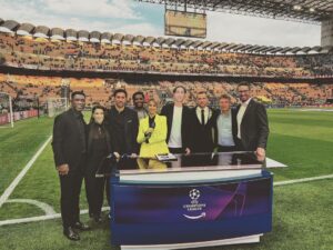 Giulia Mizzoni Instagram - È tardi, ma sto a duemila… perché una serata così, professionalmente parlando, è tanta, troppa roba. Grazie @primevideosportit, grazie ad una squadra sempre più rodata e due new entry d’eccezione come @samueletoo e @andriyshevchenko che hanno reso ancora più speciale una serata storica. Che dire? Grazie l’ho già detto? 😃🙏🏻❤️🏆

#euroderby 
#milaninter 
#championsleague 
#ucl 
#semifinal 
#grateful
