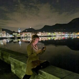 Giulia Mizzoni Instagram - @edoardo.testoni grande fotografo 📸✨

#como 
#lagodicomo 
#pic 
#lights 
#friends