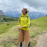 Giulia Mizzoni Instagram - 𝕄𝕠𝕦𝕟𝕥𝕒𝕚𝕟 𝕝𝕠𝕧𝕖𝕣𝕤 ⛰️🌤️💚 #montagna #mountains #love #family #holiday #ortisei #valgardena #dolomiti #mountainlife #mountainlovers Ortisei, Italy