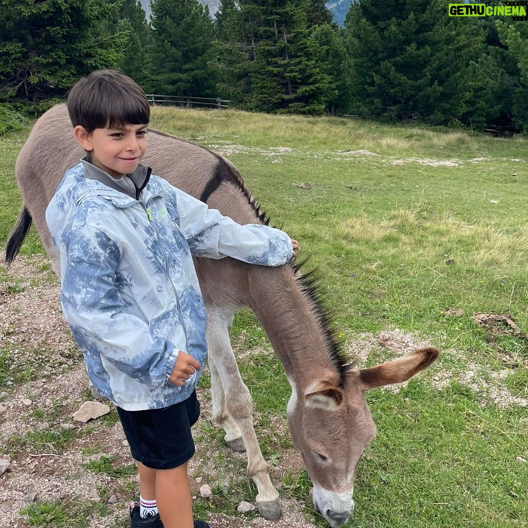Giulia Mizzoni Instagram - La mia amata Ortisei ⛰ e un pochino di #familytime❤️ Voi dove state? #montagna #passeggiata #passeggiatainfamiglia #passeggiatainmontagna #family #familytime #familytrip #estateinmontagna #freddo #summer #summertime Ortisei, Italy