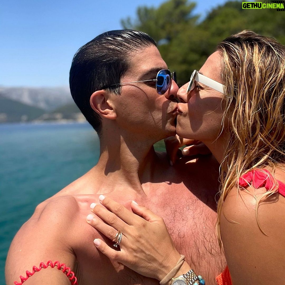 Giulia Mizzoni - 2.8K Likes - Unposted Grecia 2023! 🌊
📍Lefkada e Cefalonia
#mare #grecia #family #familytime #familytrip #blumare #sunset #boattrip #instapic #instadaily #vacation #vacanzealmare #love