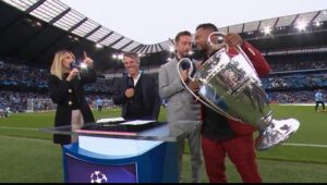 Giulia Mizzoni Instagram - Già manchi 🏆♥️
Zio Pat @patrice.evra lo sa bene dato che ha tentato il colpaccio💨… ma senza successo! 😏🤣

#championsleague 
#missyou 
#seeyousoon 
#solosuprime