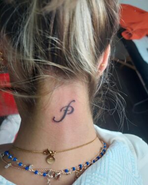 Giulia Mizzoni Instagram - Mattinata da temeraria… e di amori infiniti 𝓟𝓕 💕♾️🐾

@francesco_di.stefano_ 

Grazie @fabriziolaitattoo @st.petersinktattooshop per la pazienza e la mano da fatina 🧚😂