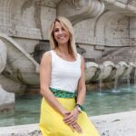 Giulia Mizzoni Instagram - In attesa di ripartire con la supercoppa mi dedico un pochino al mio amato quartiere Prati, bellissimo ad Agosto senza il trambusto ❤️ 👘 @paola.bizzi #naturalbeauty #instadaily #picoftheday #photoofday #roma #sorriso #style #fashion #viral #summer #summerinitaly #giallosole #summerinitaly #summerinspo Piazza Cavour Roma