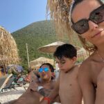 Giulia Mizzoni Instagram - 10 foto non bastano per dire tutto di te e cosa sei per noi. Ho scelto le mie preferite tra quelle scattate solo nell’ultimo anno. Per dirti, anche da lontano, buon compleanno amore. Sei un 39enne molto figo devo dire 🤪, ma soprattutto un marito e un papà che ci fa sentire speciali ogni giorno. Un privilegio averti nella mia vita. Ti amo @francescod.stefano ♥️ #buoncompleanno #amore #hb #love #family #39 #25oct Porte de Versailles