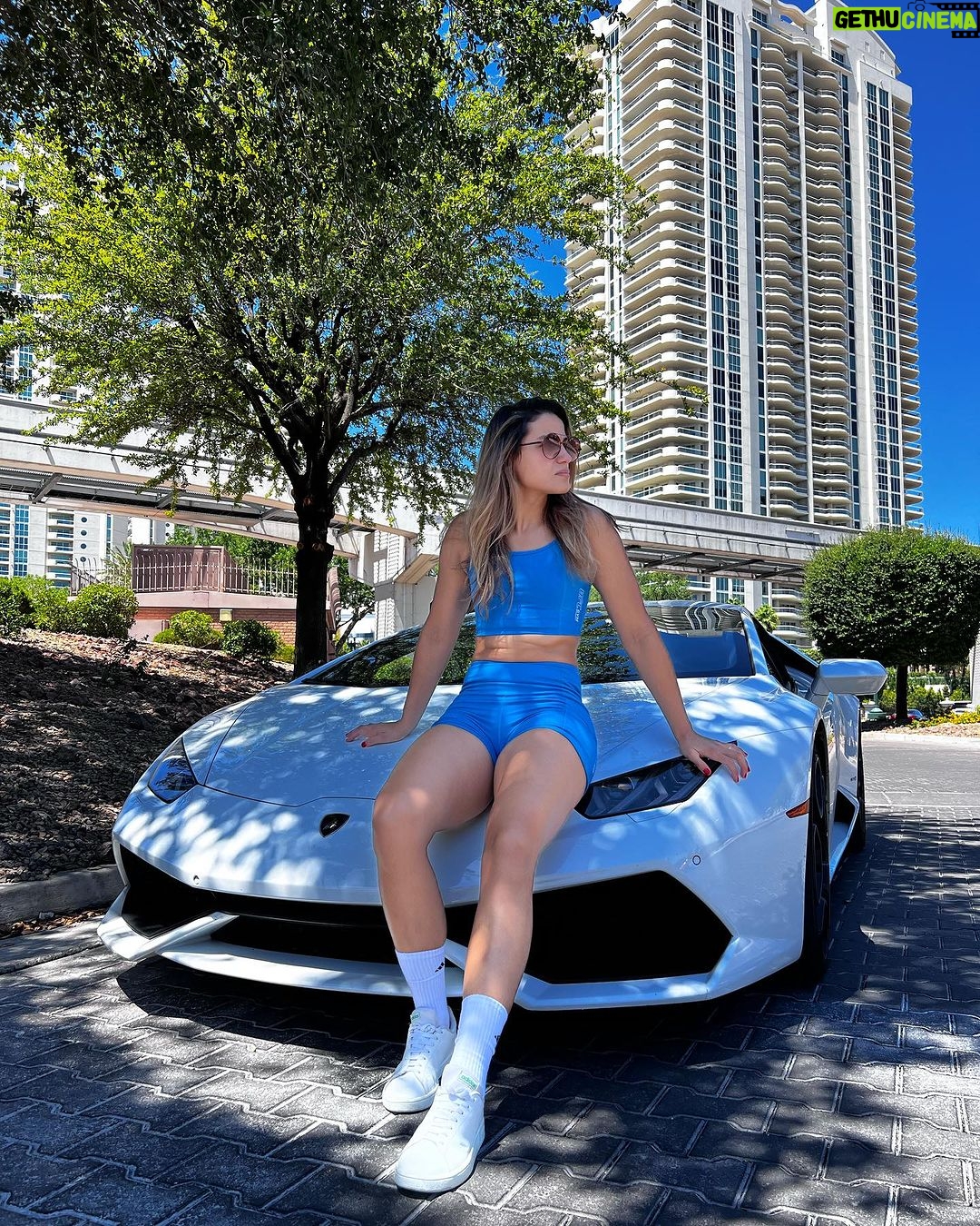 Gloria de Paula Instagram - Sunday ☀️ Las Vegas, Nevada