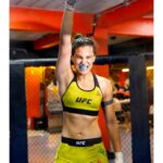 Gloria de Paula Instagram - Ready for another great week 💪 Pronta pra mais uma ótima semana 🇧🇷 Fabiana Belai Academia