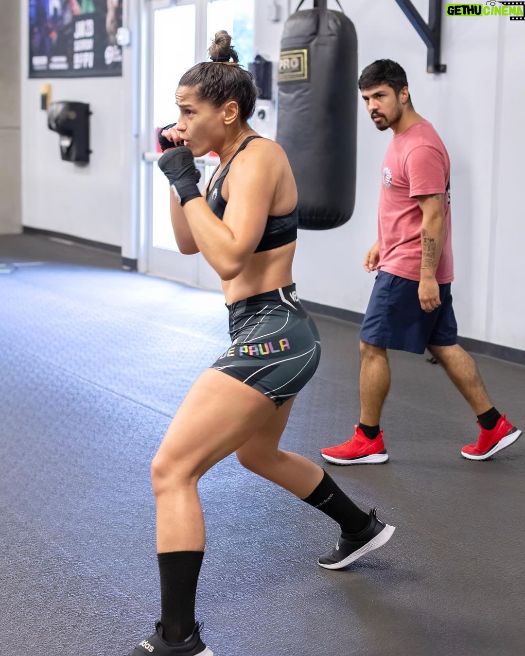 Gloria de Paula Instagram - Work in progress. 🧠🎯 American Top Team