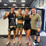 Gloria de Paula Instagram - Saturday circuit with the best. 🦈❤️🏆 American Top Team
