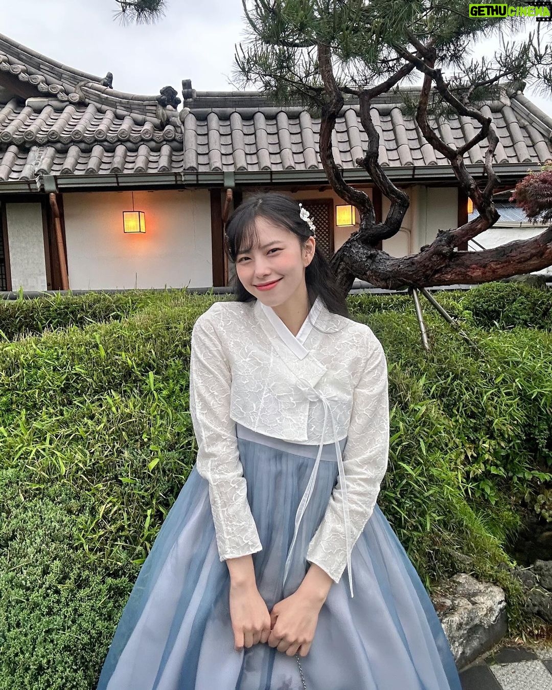 Go Eun-young Instagram - 갑자기 #전주 #여행 #사진 올리기 지금 아니구 #봄 . #한복 #hanbok . #전주여행 #모델 #여자모델 #오오티디 #일상 #selfie
