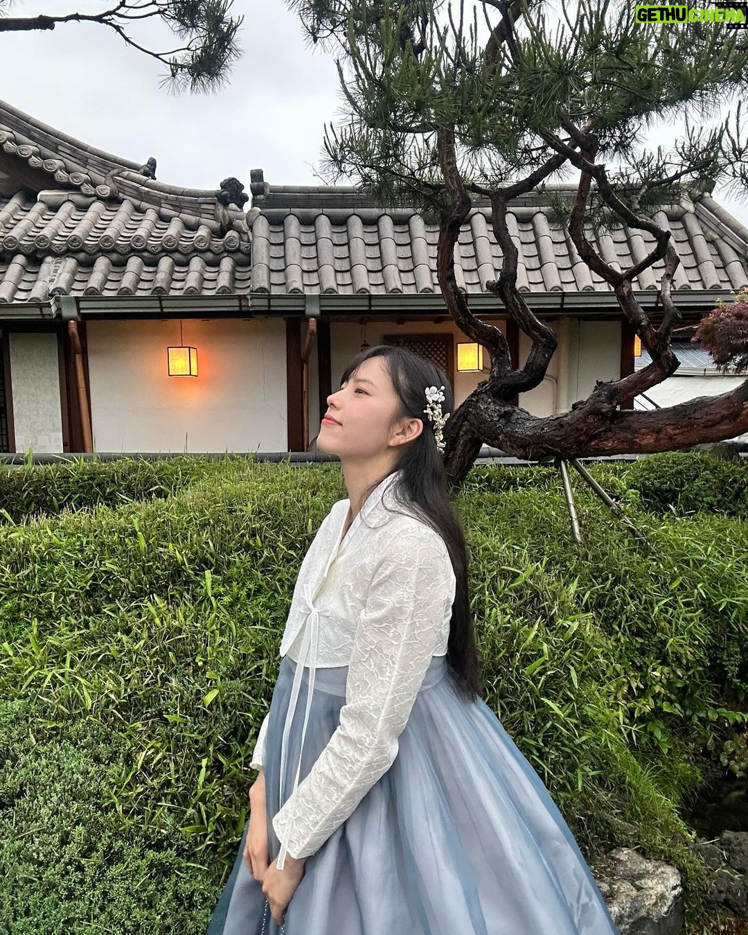 Go Eun-young Instagram - 갑자기 #전주 #여행 #사진 올리기 지금 아니구 #봄 . #한복 #hanbok . #전주여행 #모델 #여자모델 #오오티디 #일상 #selfie