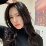 Go Eun-young Instagram - 앞머리 기르기 완료 ✨ . 이 영상은 뭔가 . 가끔 #에이젼시 영상 보낼 때 찍어보는 #셀피 타임 . #화장 한 날에 셀카 몰아 찍는거 저만 그런거 아니져 . #여름 과 #겨울 의 #블랙 . #릴스 #reels #selfie #cosmetics