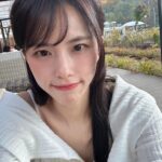 Go Eun-young Instagram - 냐냐 #가을 #낙엽 이라니 춥다니!!! #selfie #dump #photodump . 이제는 슬슬 앞머리를 길러 보겠숴요…#곱슬머리 는 웁니다 . . . #모델 #여자모델 #연기 #일상 #instadaily #ootd #model #korea #makeup