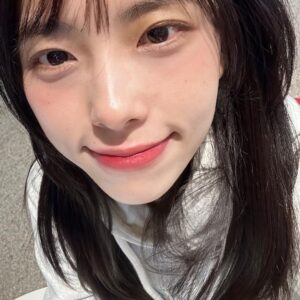 Go Eun-young Instagram - #가을 #🍁 
.
왜 벌써 😮‍💨
.
내년 여름까지 어뜨케 기다리죠😿
.
#가을옷 #쇼핑 욕구가 #활활 
.
하지만 가을은 매우 짧다는 것을 기억하자 후하
.
.
.
.
.
.
#셀피 #selfie #model #모델 #여자모델 #코스메틱 #연기 #일상 #오오티디 #instadaily #메이크업 #데일리메이크업