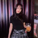 Go Eun-young Instagram - #힙합 의 #ㅎ도 모르는 나…. . 초대 받아서 #원유니버스페스티벌 다녀오다… . #mbti #i 와 #e 반반 인간은 쬐금 사람 많아서 힘들었지만~~~ 구석에서 해피하게 놀았따 (이래놓고 맨날 #엠비티아이 맹신 안한다고함) . #쌈디 님 공연 종종 봤는데 이번에 쵝오…👍 . #릴우지버트 도 짱짱이었다 . #에스파 도 …💕 . #릴체리 도…💕 #폴블랑코 도 . 모든 아티스트분들 다 최고였따💕 . 이제 #힙 까지는 알 것 같음 . #페스티벌 #서울숲#셀피 #스모키메이크업 #메이크업 #코스메틱 #렌즈 #selfie #makeup #모델 #연기 #seoul