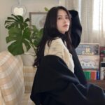 Go Eun-young Instagram – 얼죽코 vs 롱패딩
얼죽아 vs 뜨아
.
저는 다 후자입니다만
.
뜨근하고 긴 코트는 좋아하는 편💕#딘트 #딘트패션